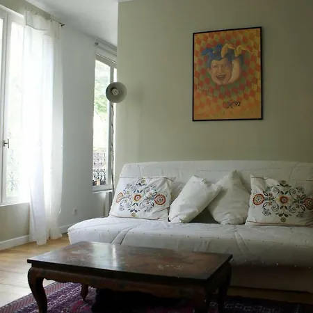 25 Rue Du Telegraphe *